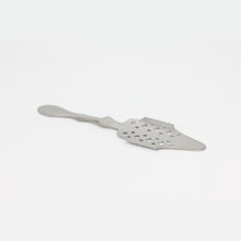Lade das Bild in den Galerie-Viewer, Absinthlöffel Edelstahl. Made in France.