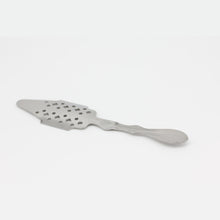 Lade das Bild in den Galerie-Viewer, Absinthlöffel Edelstahl. Made in France.