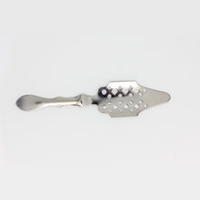 Lade das Bild in den Galerie-Viewer, Absinthlöffel Edelstahl. Made in France.